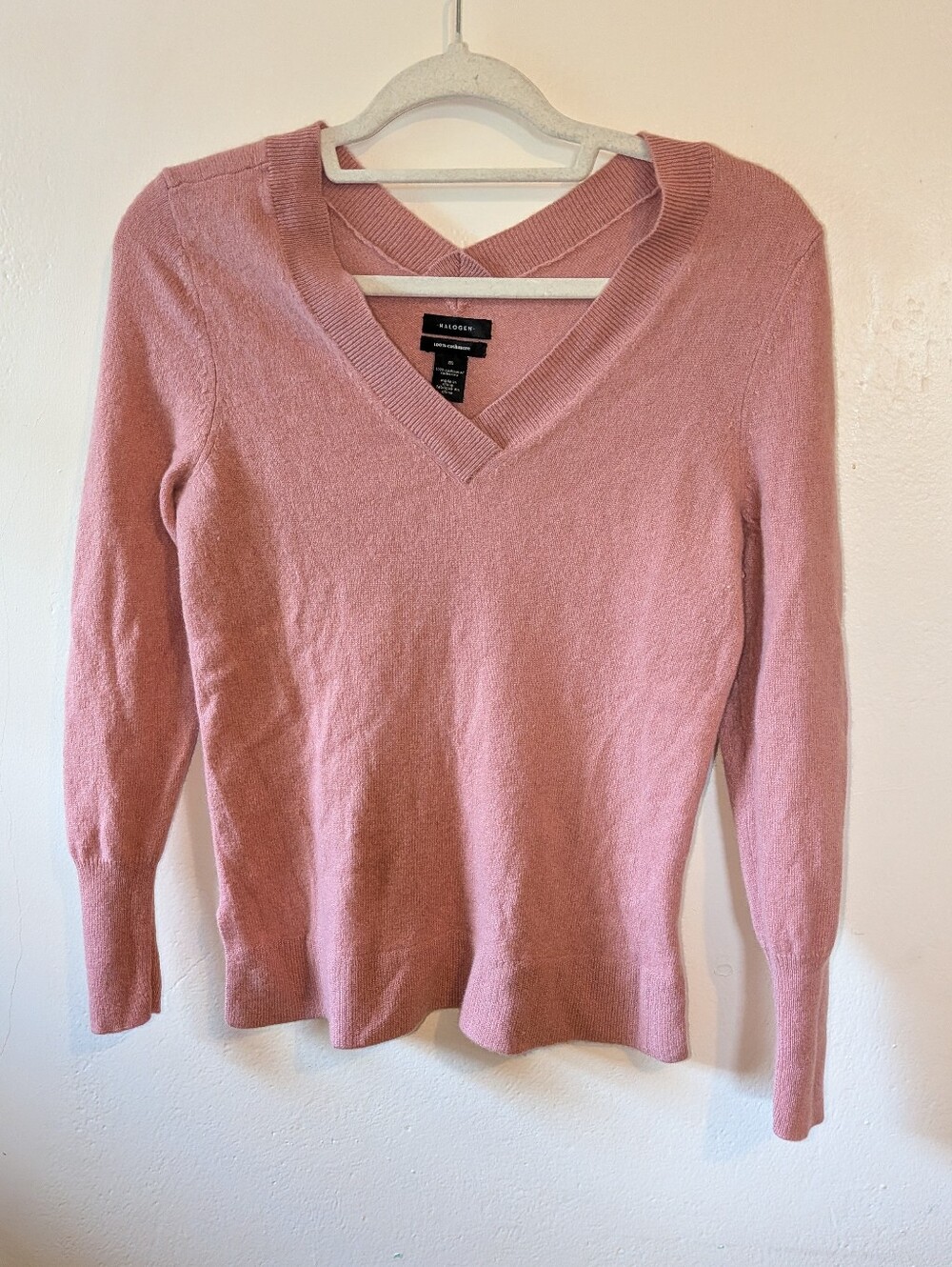 Halogen Pink V-Neck Cashmere-Blend Sweater Size M